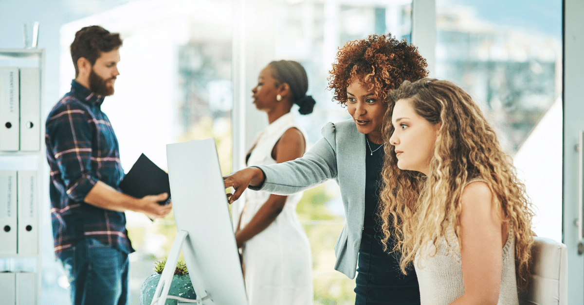 Manager points out how an email could be improved